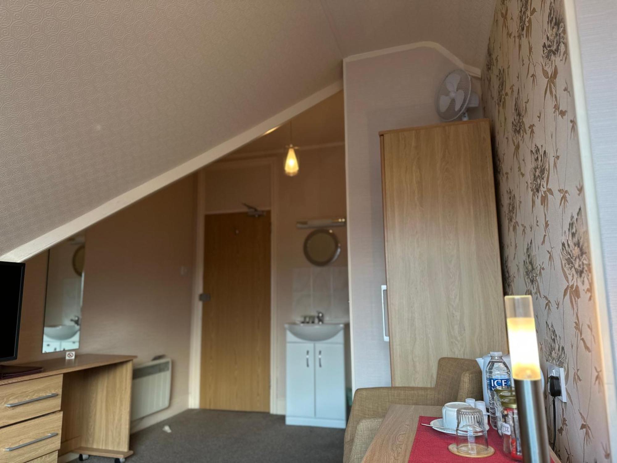 Devonia Express Hotel Eastbourne Room photo
